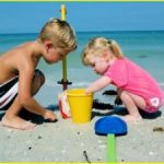 Articole de plaja utile pentru siguranta copilului tau